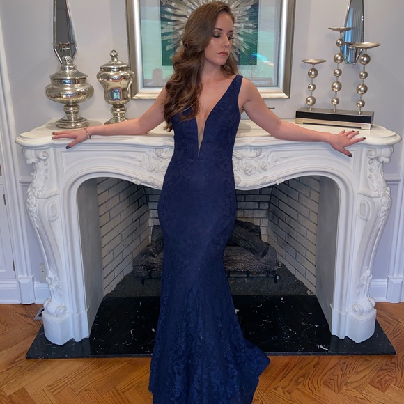 La Femme plunge neck sparkle gown - Picture 4 of 5